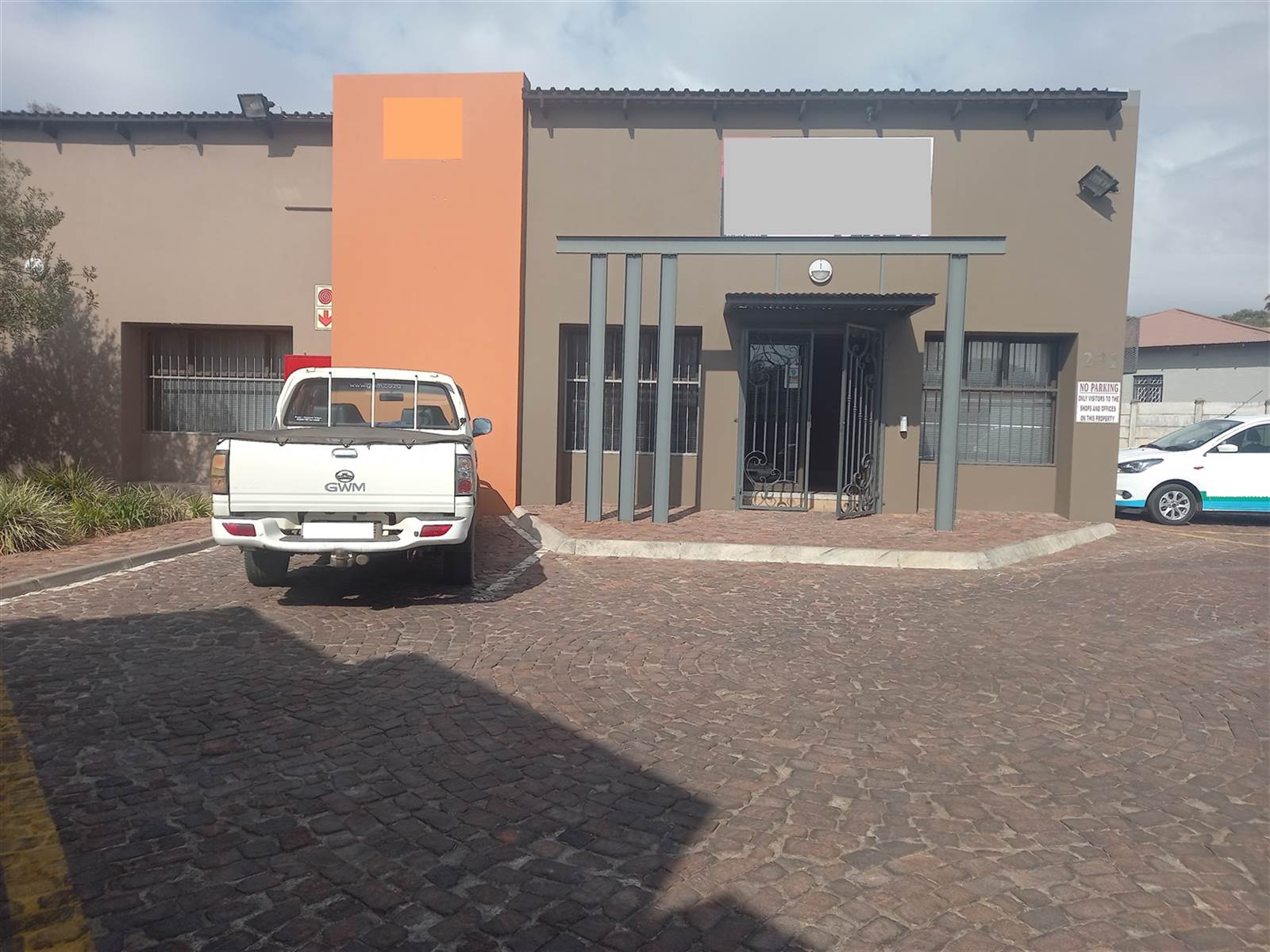 990  m² Commercial space in Rustenburg Central photo number 1