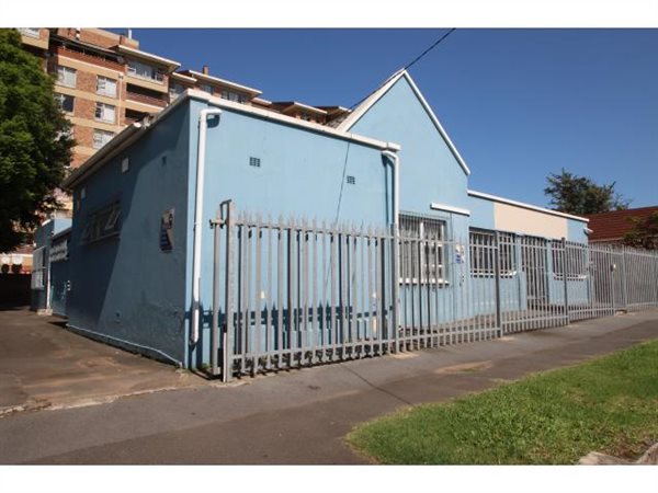 320  m² Office Space in Southernwood