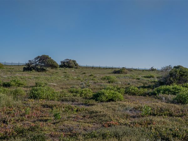 770 m² Land available in Stilbaai