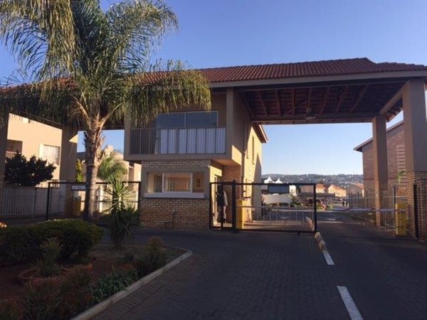 2 Bed Flat in Waterval East
