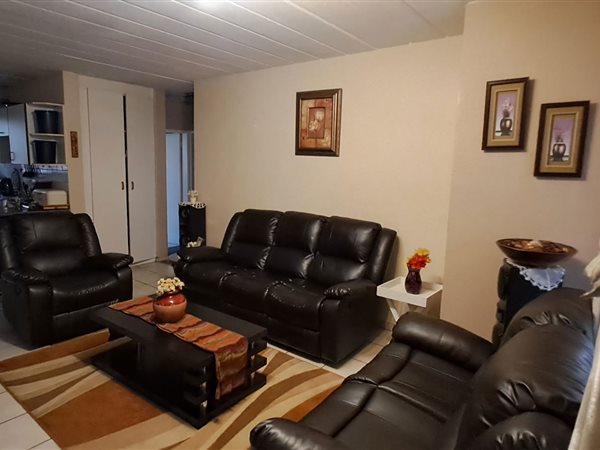 2 Bed Apartment in Middelburg South