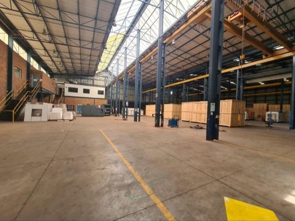 3 608  m² Industrial space