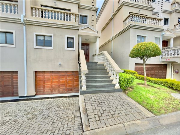 3 Bedroom Townhouse 3 Bedroom Townhouse