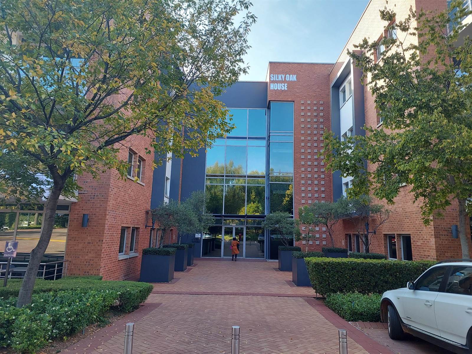 505  m² Commercial space in Bryanston photo number 1