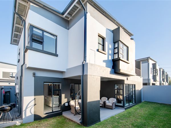 3 Bedroom Townhouse 3 Bedroom Townhouse