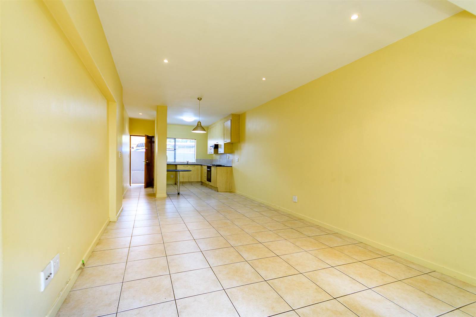 2 Bed Apartment in Sandown photo number 7
