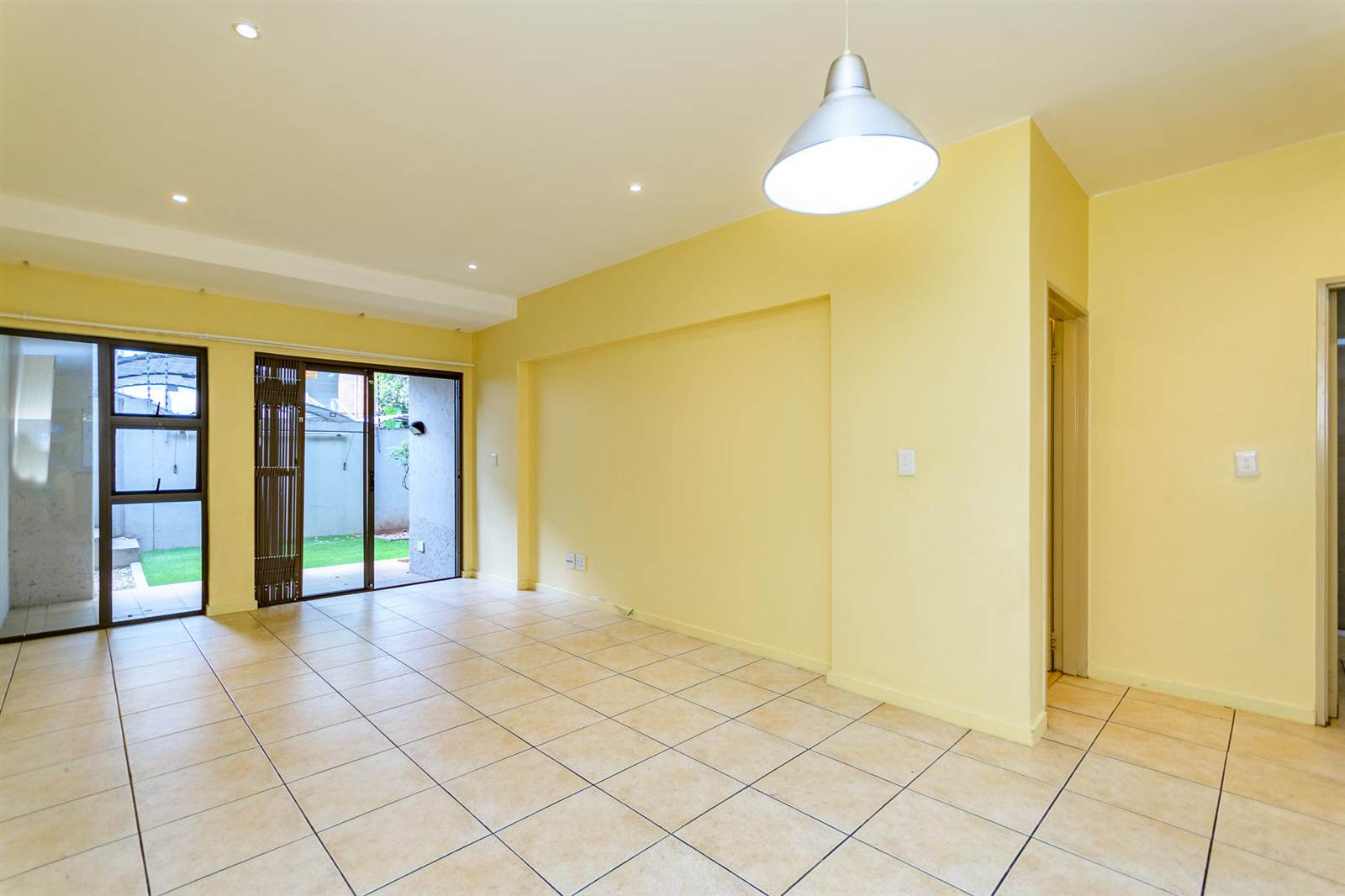 2 Bed Apartment in Sandown photo number 21