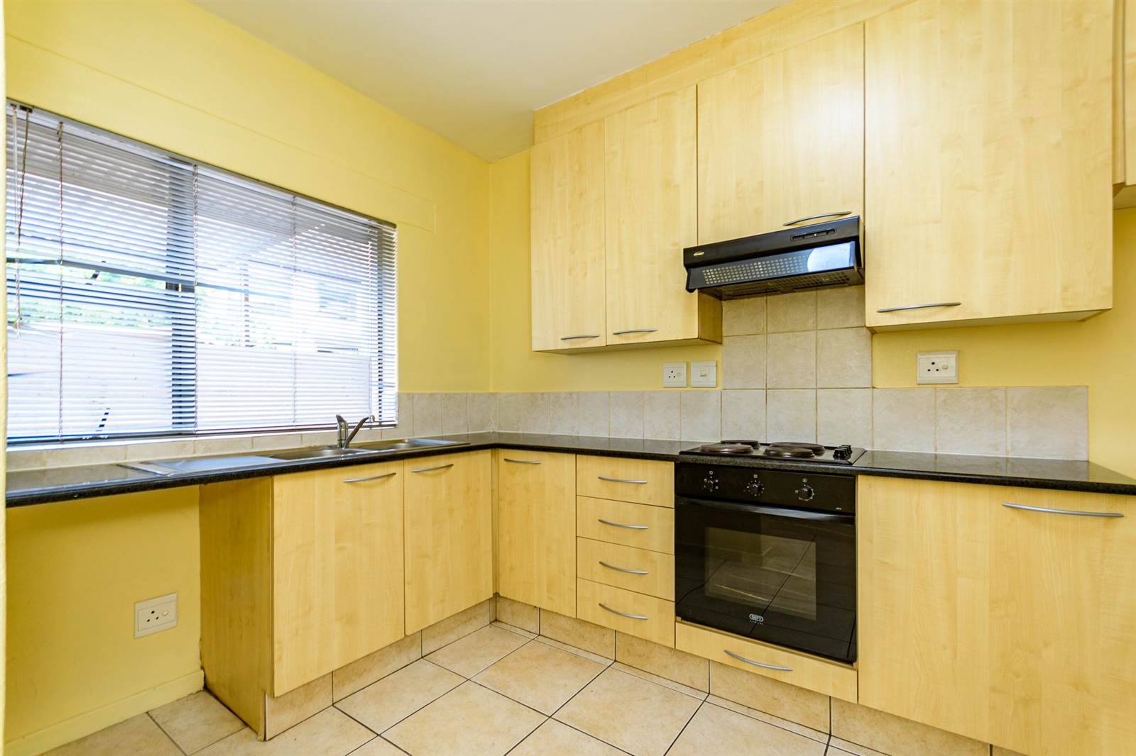 2 Bed Apartment in Sandown photo number 5