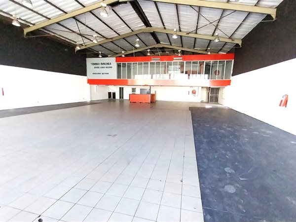 700  m² Retail Space