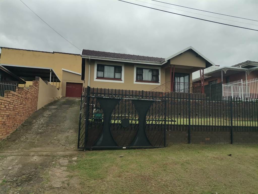 3 Bed House in Mobeni photo number 1