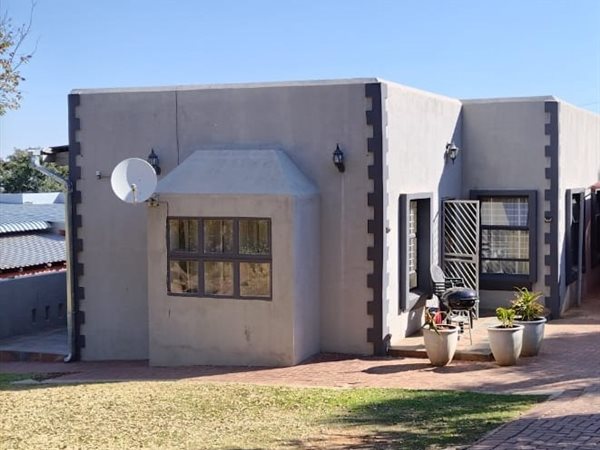 3 Bedroom Townhouse 3 Bedroom Townhouse