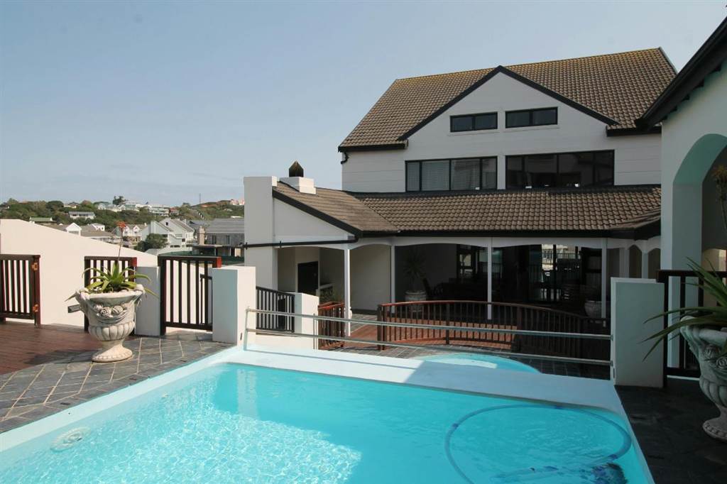 8 Bed House in Port Alfred photo number 1