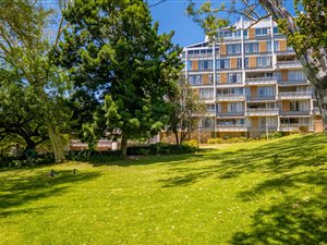 2 Bed Apartment in Groenkloof