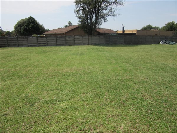 993 m² Land available in Casseldale