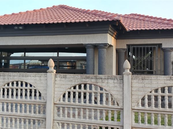 3 Bedroom House 3 Bedroom House