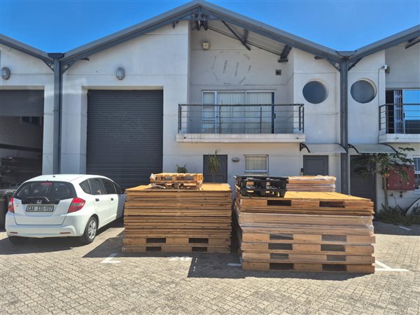 325 m² Industrial space 325 m² Industrial space