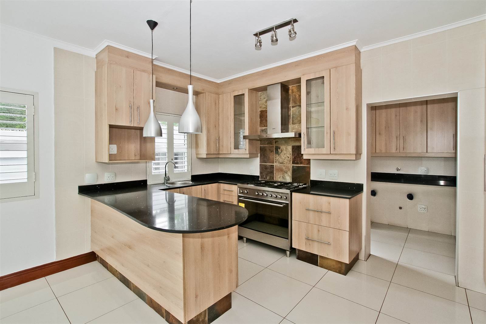 5 Bed House in Bryanston photo number 3