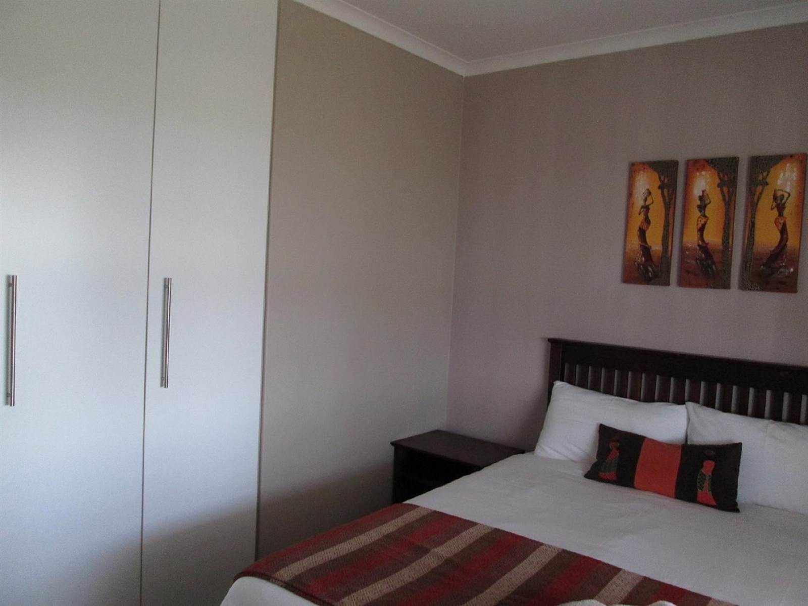 2 Bed Apartment in Scottburgh South photo number 15