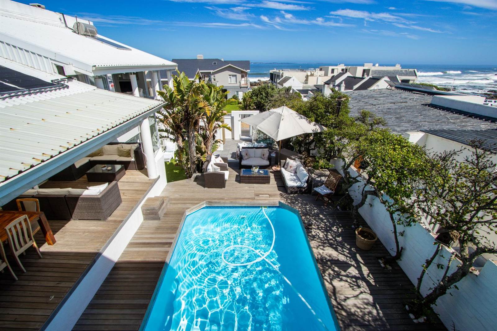 5 Bed House in Bloubergstrand photo number 7