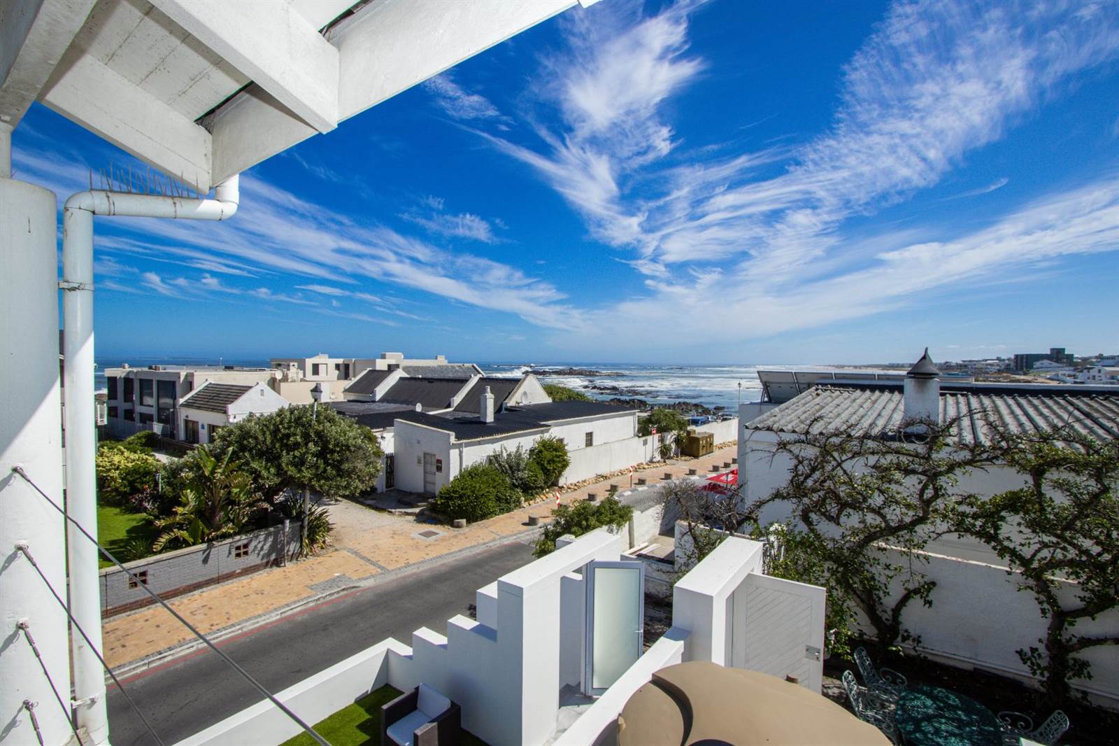 5 Bed House in Bloubergstrand photo number 2