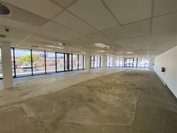 370  m² Office Space