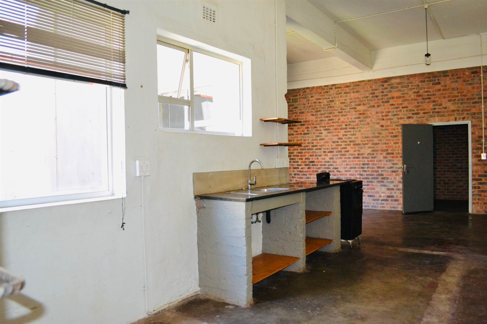 Bachelor apartment in City & Suburban (Maboneng) photo number 15