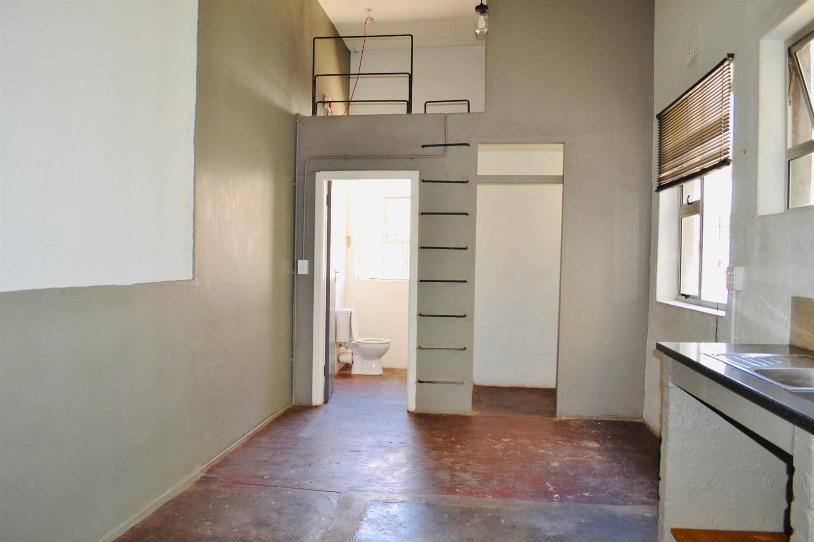 Bachelor apartment in City & Suburban (Maboneng) photo number 8