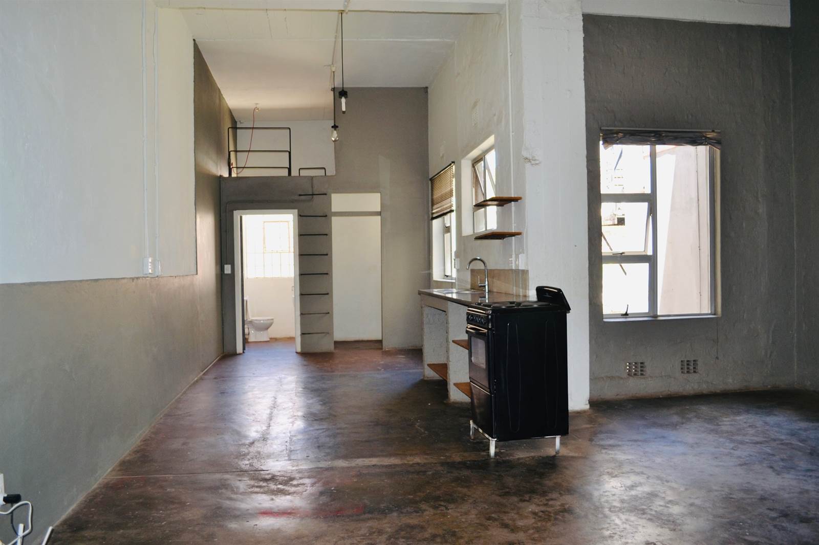 Bachelor apartment in City & Suburban (Maboneng) photo number 2
