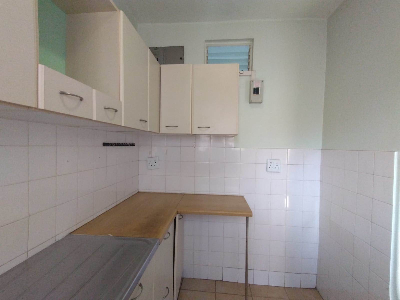 1.5 Bed Apartment in Bulwer photo number 1