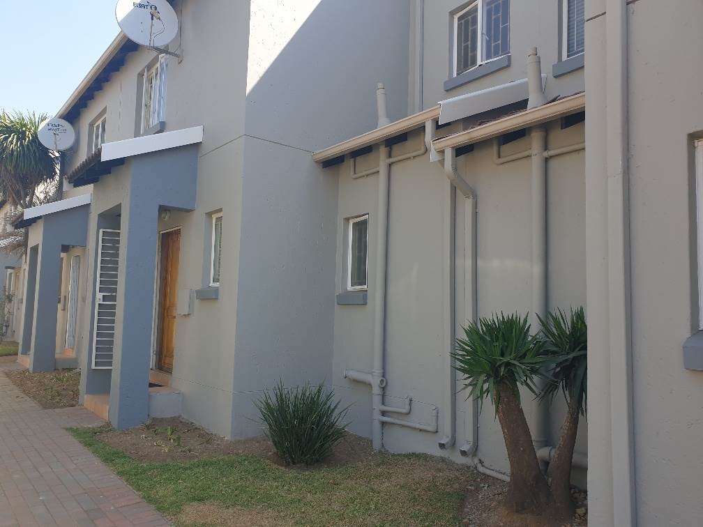 3 Bed Duplex in Greenstone Hill photo number 1