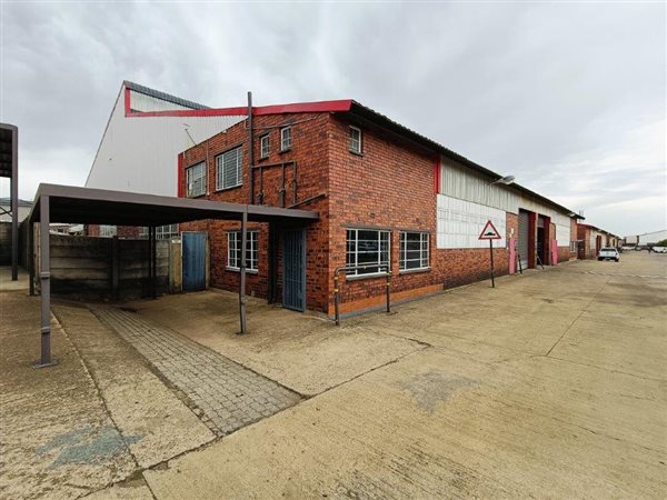 407  m² Industrial space