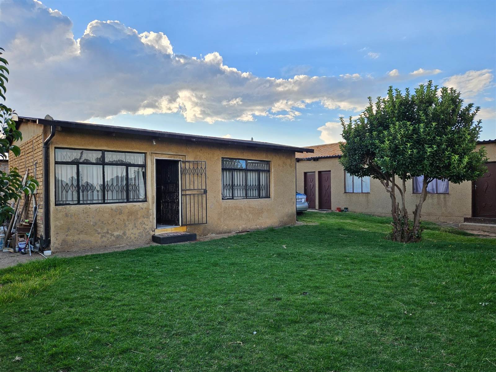 2 Bed House in Naledi photo number 2
