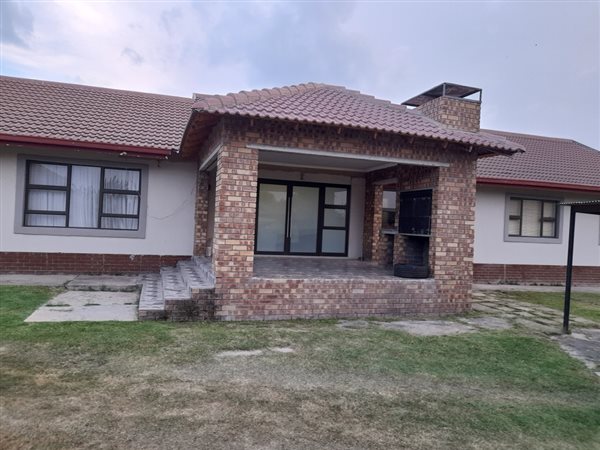 4 Bed House in Kosmos Park