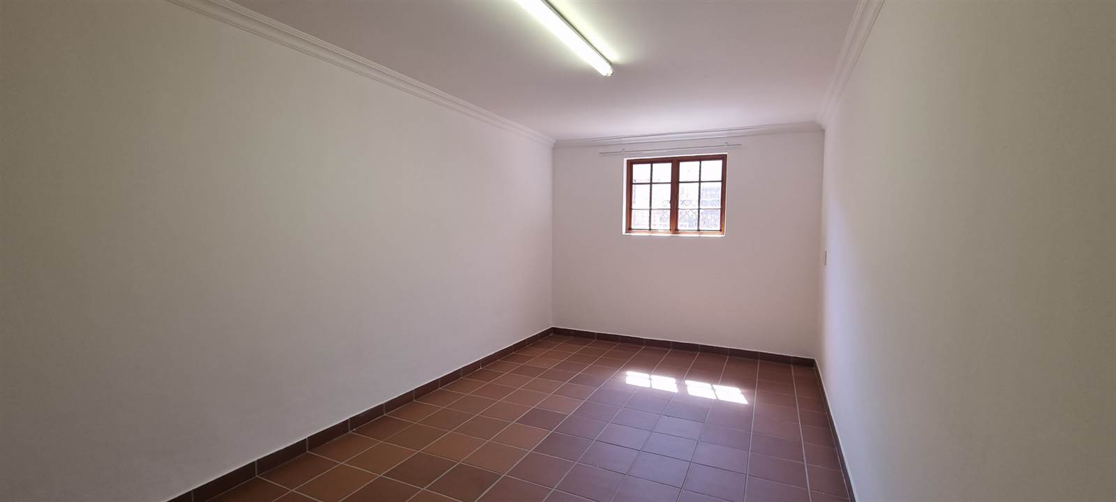 2 Bed Townhouse in Die Wilgers photo number 17