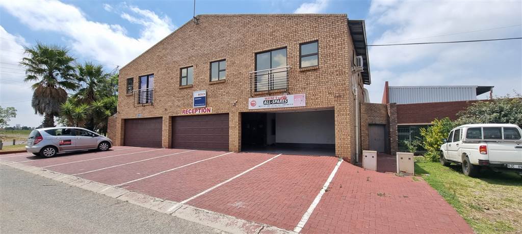 Retail space in Secunda photo number 1