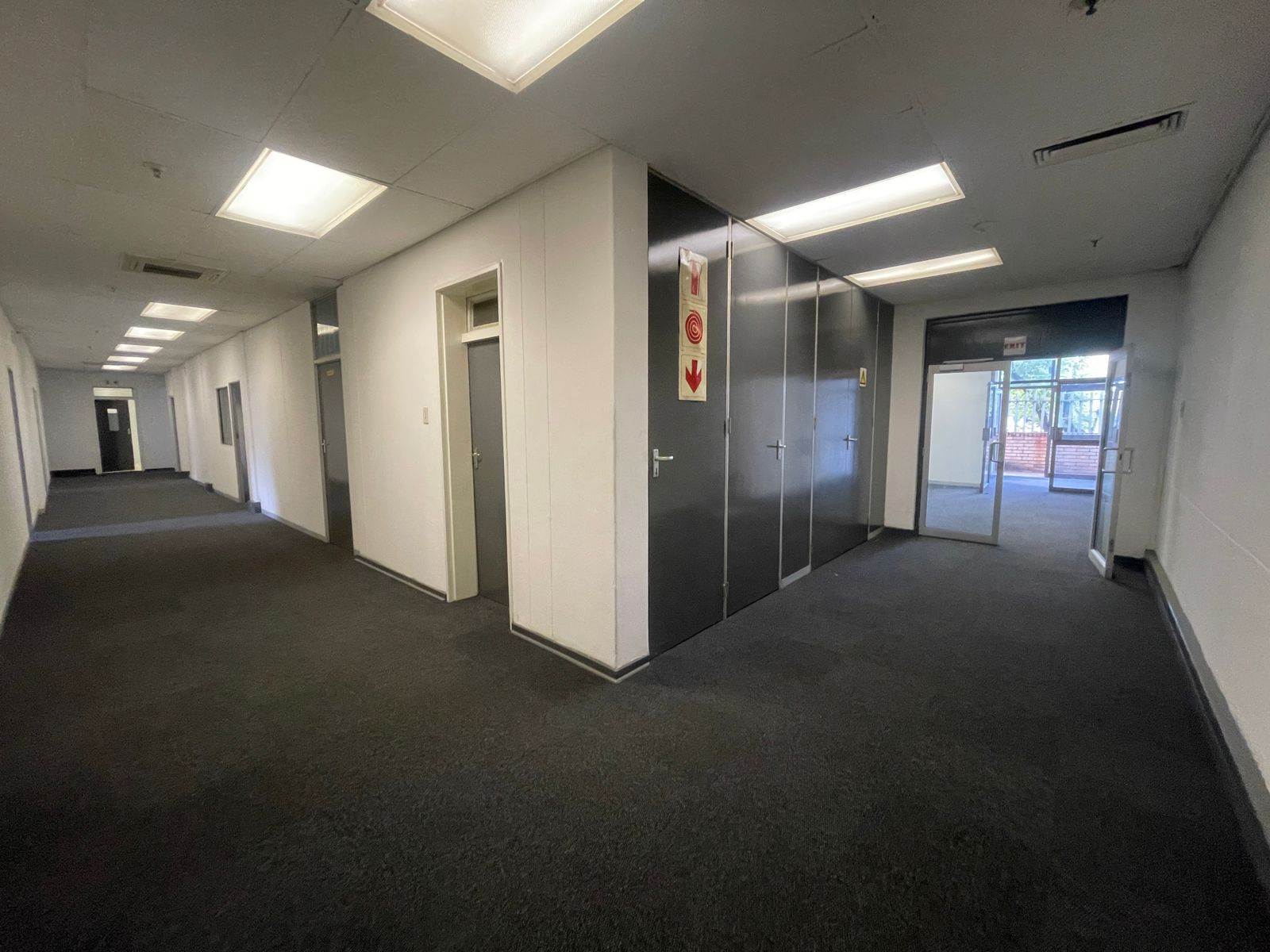 137.5  m² Commercial space in Jet Park photo number 10