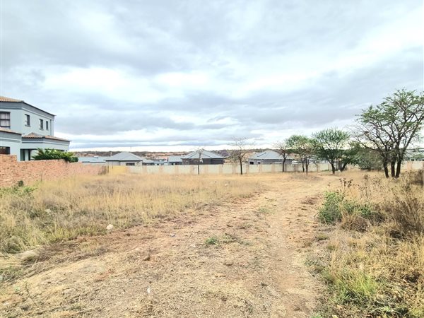 1021 m² Land available in Bendor