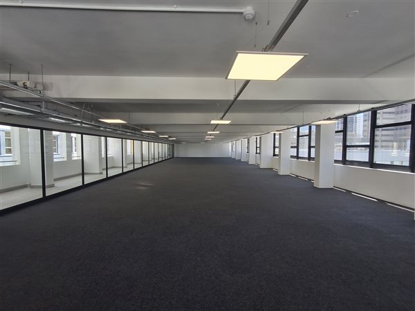 504  m² Commercial space