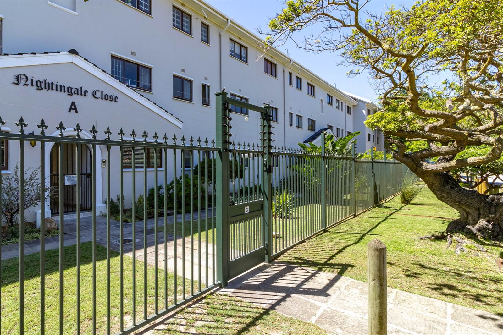2 Bed Apartment in Pinelands photo number 21
