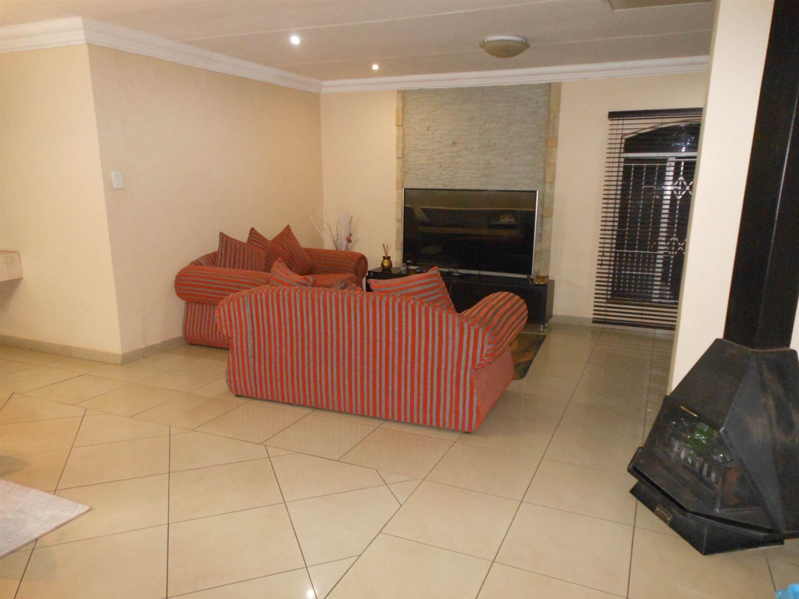 4 Bed House in Wierda Park Ext 2 photo number 4