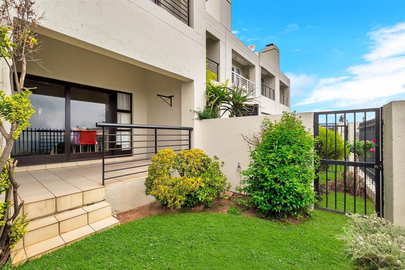 2 Bed Cluster in Northcliff photo number 2