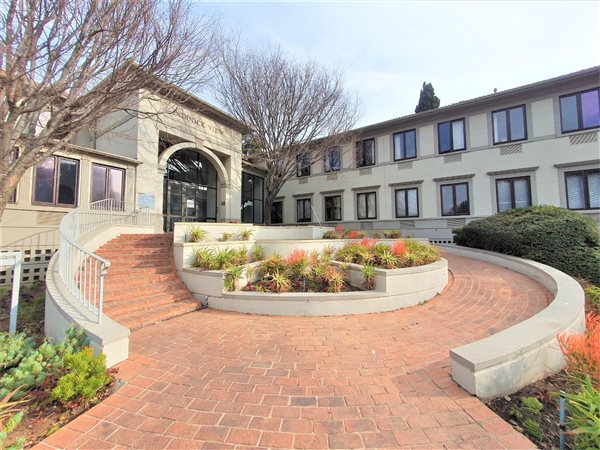 110  m² Office Space in Bryanston