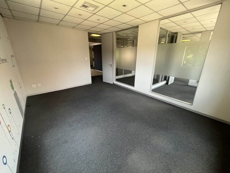 342  m² Office Space in Rivonia photo number 10