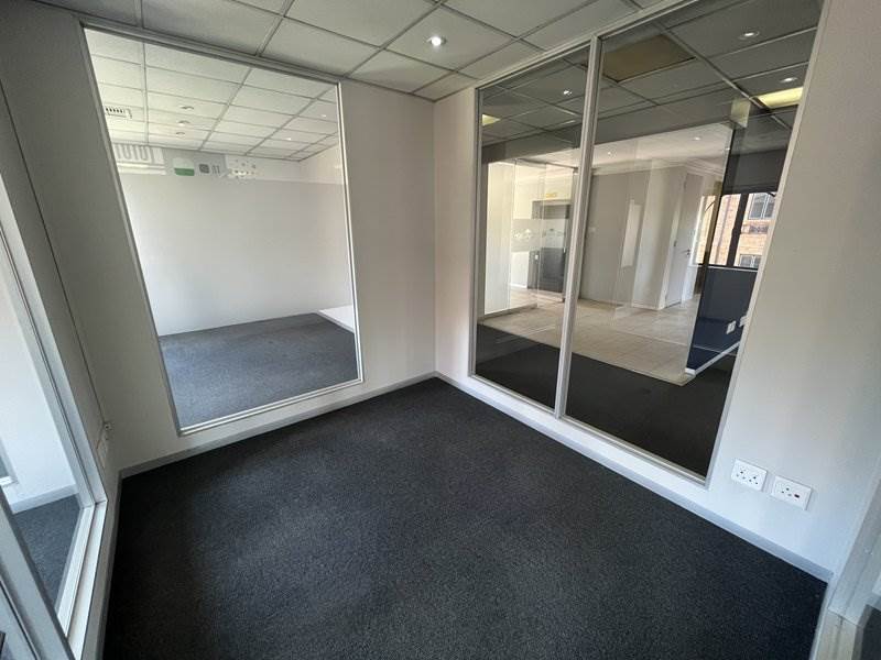 342  m² Office Space in Rivonia photo number 17