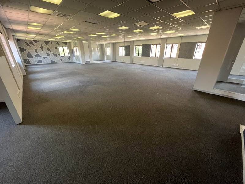 342  m² Office Space in Rivonia photo number 11