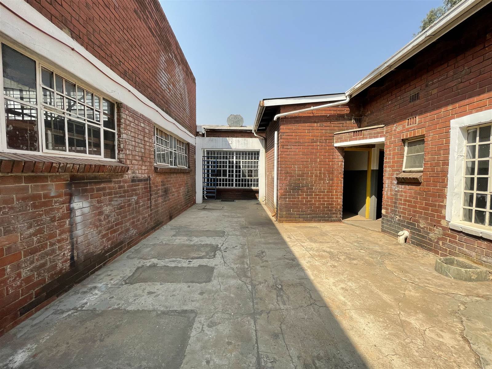 1150  m² Industrial space in Germiston Central photo number 16