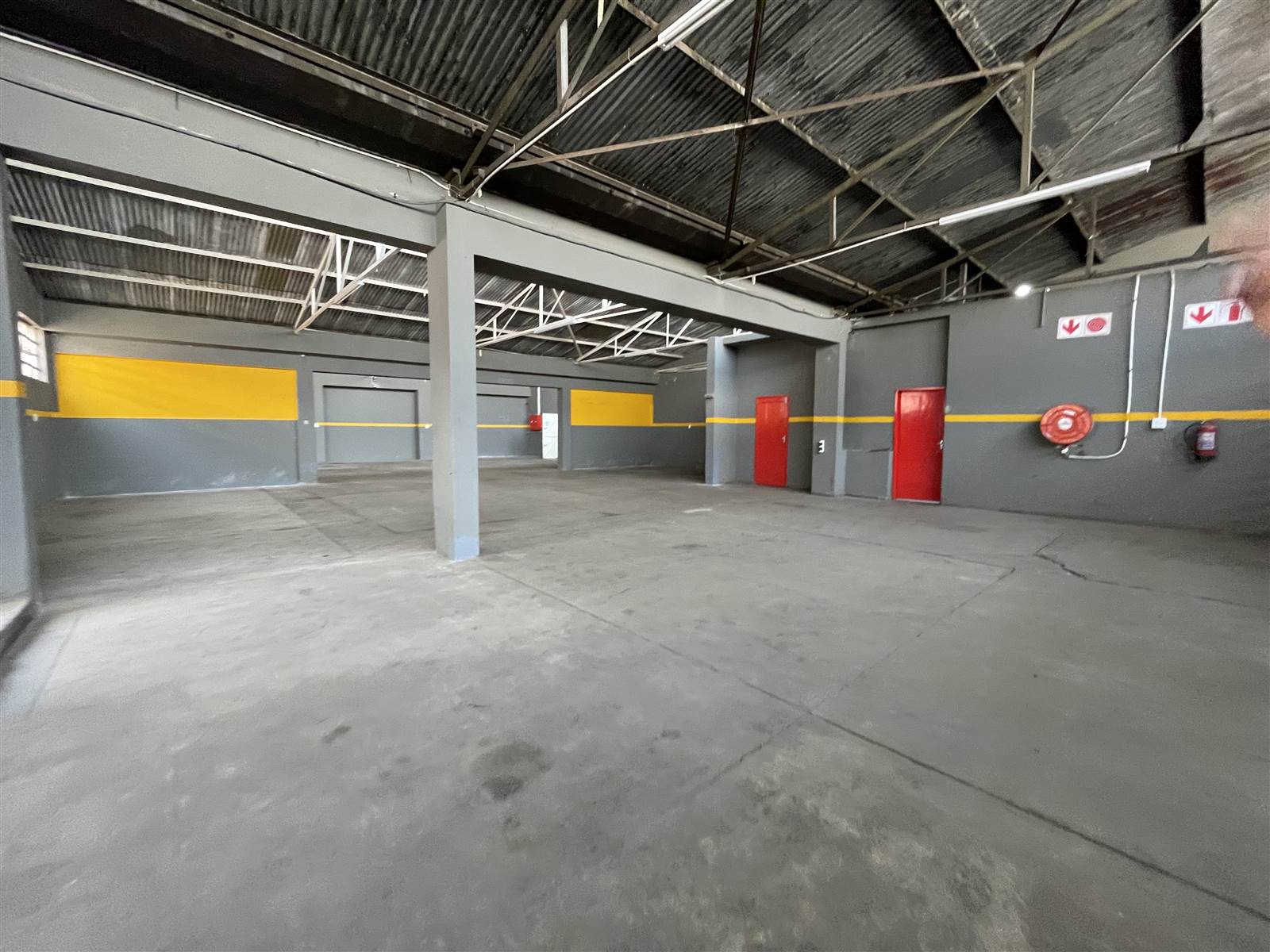 1150  m² Industrial space in Germiston Central photo number 11