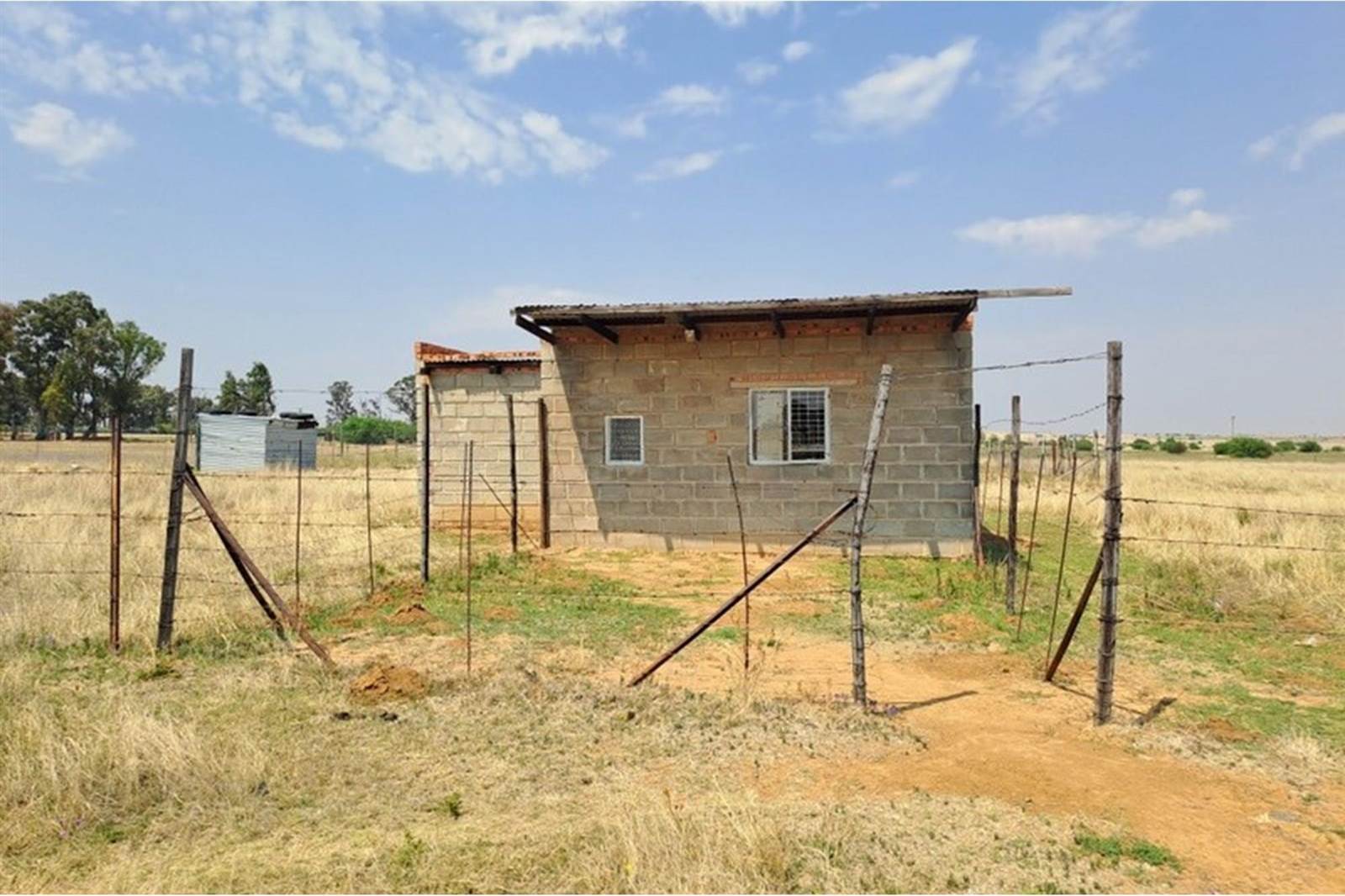 4.3 ha Smallholding in Bloemfontein Farms photo number 3
