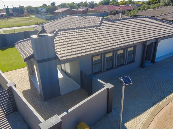 3 Bedroom House 3 Bedroom House