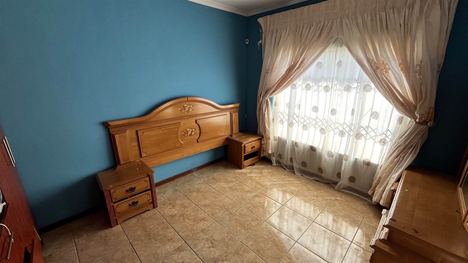 5 Bed House in Serala View photo number 7